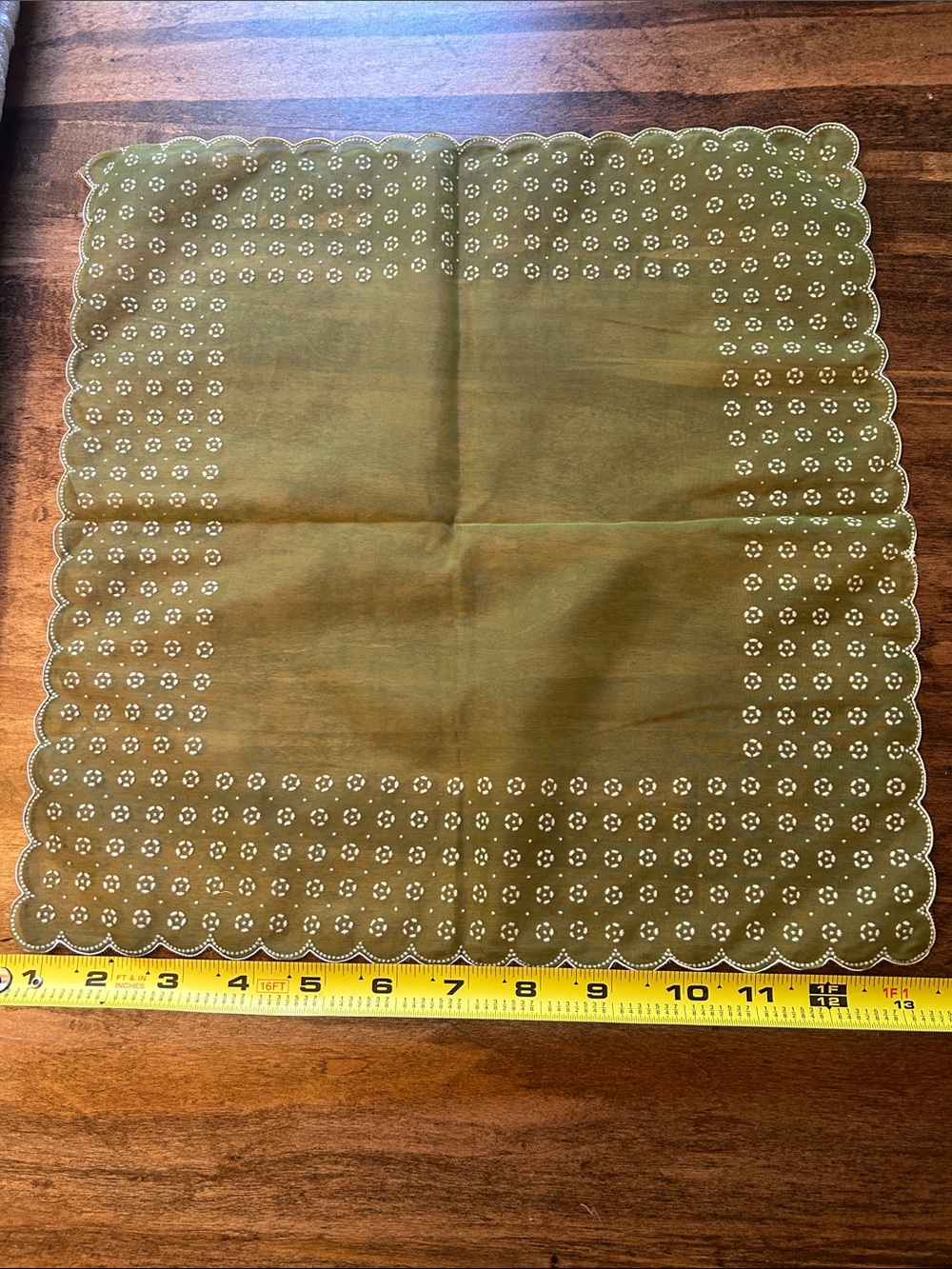 1960’s Sheer Green Scalloped Lace Neck Scarf Handkerchief - floral